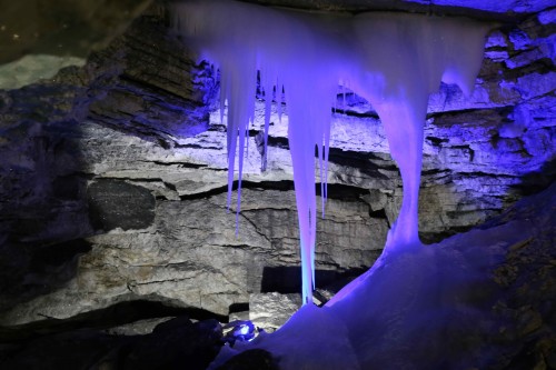 La glace dans les grottes de Koungour